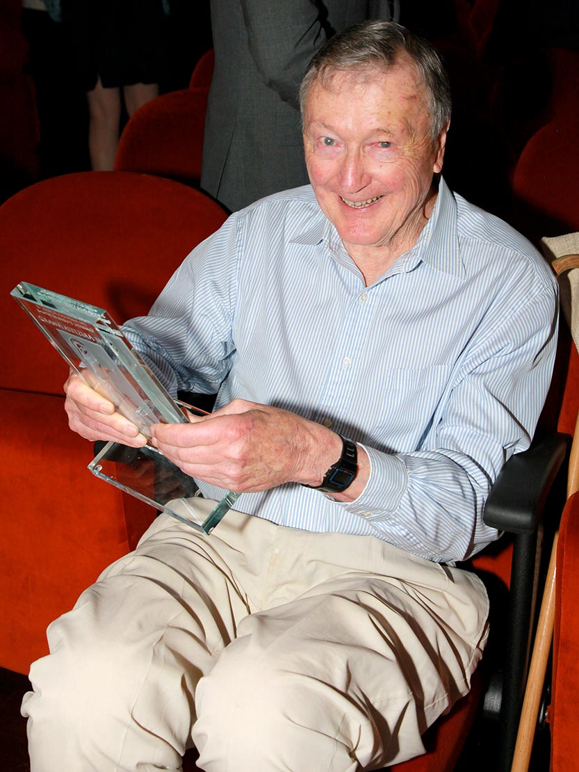 Alan Boegehold with his Aristeia Award.